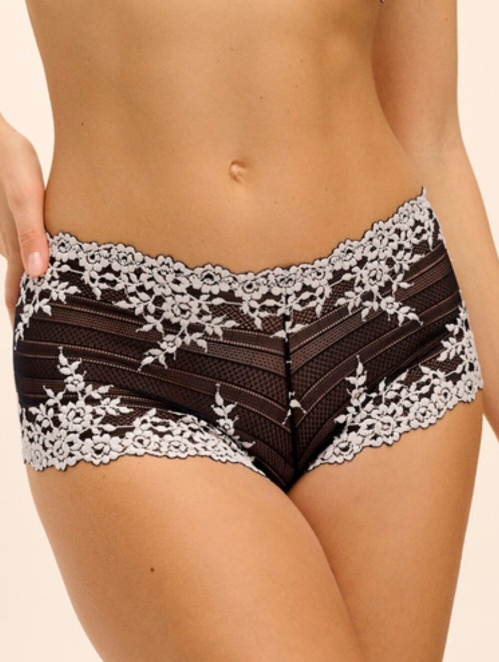 Wacoal Embrace Lace Embroidered Boyshort Underwear - Black & Ivory - Size S